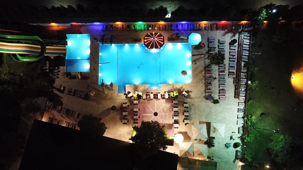 Mertur Hotel Çiftlikköy Exterior foto